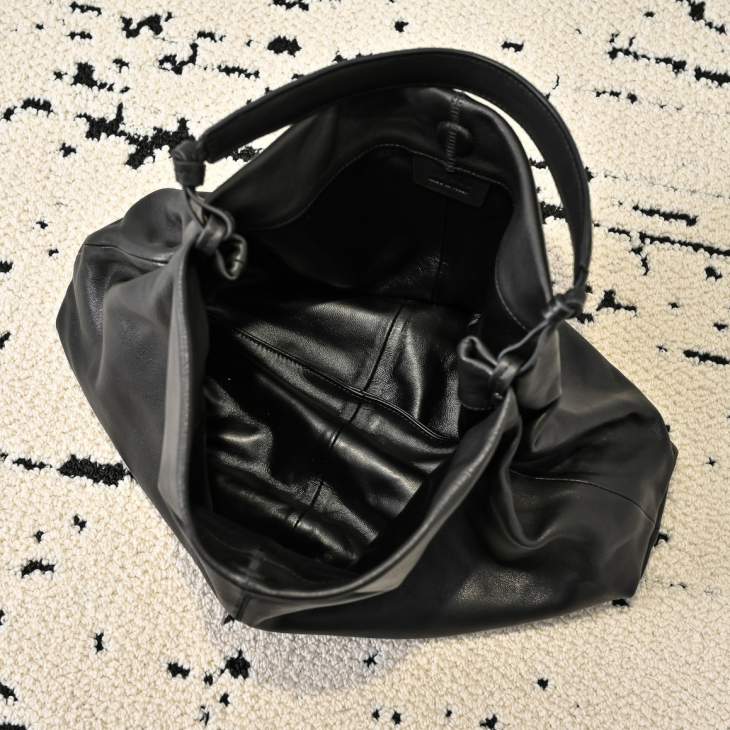 Picture of Loro Piana Handbags _SKUfw185889766fw